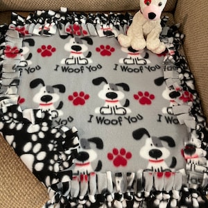 18&quot;x18&quot;/24&quot;x20&quot;/23&quot;x23&quot; I WOOF YOU No-Sew Dog Blanket, Soft and Warm Blizzard Fleece, Reverse Side in White Paw Prints or Solid Black