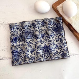 Ceramic egg holder ,Blue willow,12 grid tray eggs ,egg tray ,egg holder countertop,new  home gift,cottage home decor