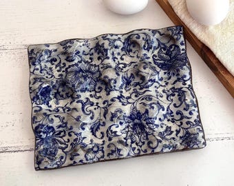 Ceramic egg holder ,Blue willow,12 grid tray eggs ,egg tray ,egg holder countertop,new  home gift,cottage home decor