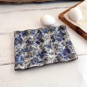 Vintage style ceramic egg tray ,Blue willow,12 grid tray eggs ,egg holder ,handmade pottery, gift for the home