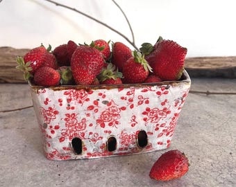 White and red floral berry basket,ceramic berry bowl,pottery fruit bowl,shabby chic ,french country,rustic decor,egg holder,Easter basket