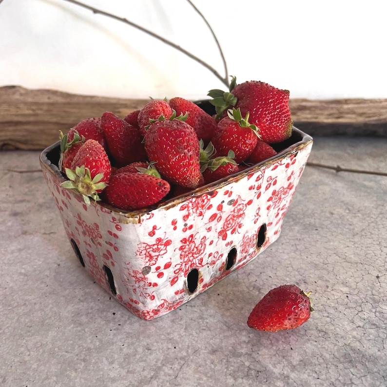 White and Red Floral Berry Basket,ceramic Berry Bowl,pottery Fruit Bowl