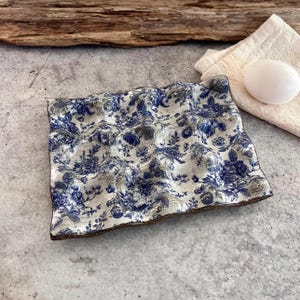 Bandeja de cerâmica para ovos feita à mão: flor de salgueiro azul, suporte para 12 ovos