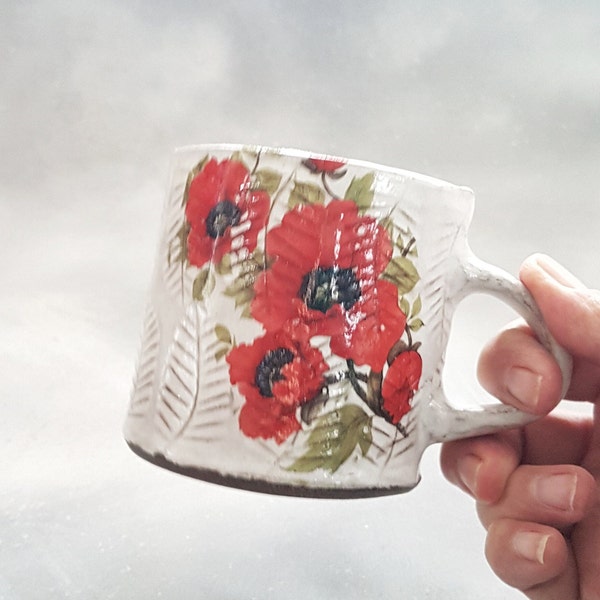 Jolies tasses faites main avec des coquelicots,Tasse à cappuccino,Tasse à fleurs rouges,Poterie campagnarde,Tasse blanche rustique,Céramique en relief