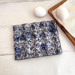 Ceramic egg holder ,Blue willow,12 grid tray eggs ,egg tray ,egg holder countertop,new  home gift,cottage home decor