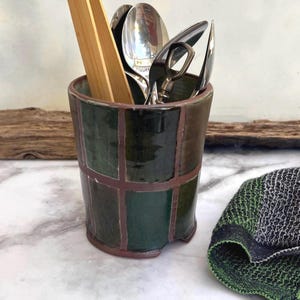 Dark green  ceramic utensil holder ,Modern Rustic utensil jar ,kitchen organizer ,Modern home decor, Cutlery drainer,Hairbrush holder