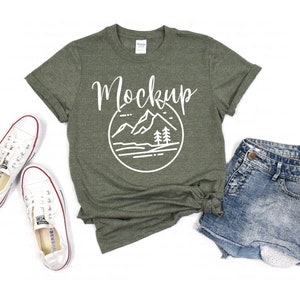 Gildan 64000 Mockup | Militärgrön ljung | Gildan Softstyle T-shirt Mockup | 64000 Mockup Flat Lay | Livsstil Gildan Mockup Flat Lay bild 1