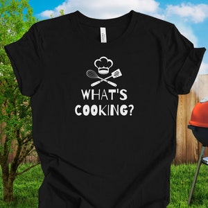 ¿Qué se está cocinando? Camiseta de regalo para chefs, camiseta de parrilla de verano, camiseta para amantes de la comida, camiseta de comida divertida, regalo único