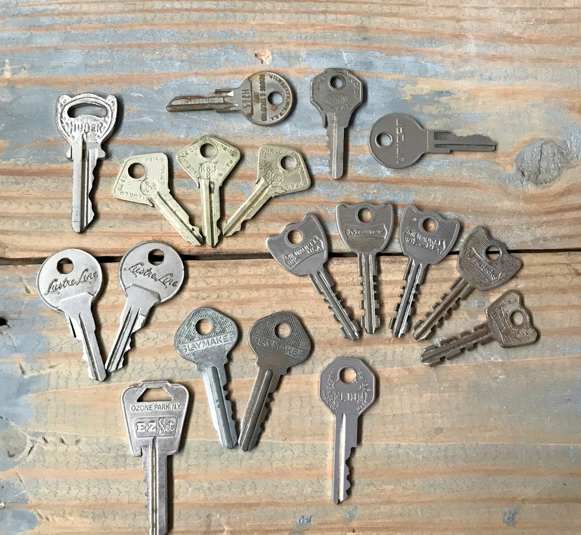 Large Assortment of Vintage Metal Keys Key Lot Key Etsy