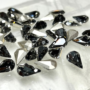 Strass a forma di pera da 13x7,8 mm (2), diamante nero, cristallo illuminato, laminato, 4300