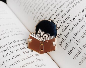 Book Witchcraft Wizardry Patronus Bookish Gift Express Train Enamel Pin