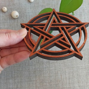 Pentacle witchy decor, Wood Pentagram goth decor, Star pentacle gothic home decor, Wiccan wood wall hanging, Halloween supplies