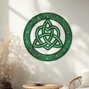Celtic heart knot wall art, Irish home decor, Unique Gift for Couple, Trinity wall hanging, Celtic Love Knot, Symbol of Love and Friendship