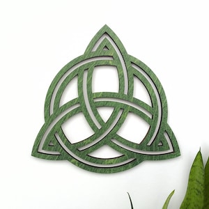 Houten wandhanger Keltische knoop, kunst aan de muur Trinity-knoop, Iers wanddecor, cadeau-idee Keltisch symbool, Triquetra-wanddecor