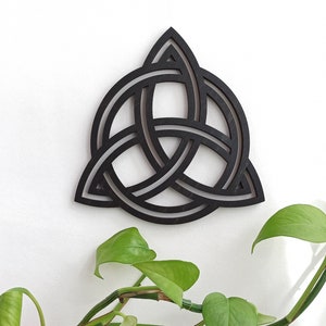 Celtic knot wall decor, Walnut Trinity knot wall hanging, Irish wall decor, Triquetra wall art, Celtic Wiccan gift