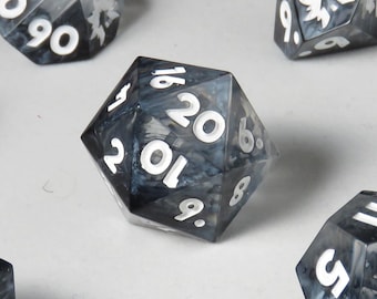 Dés en résine D&D à bords tranchants fumée noire - Ensemble polyédrique complet - D20 surdimensionné - Noir / Transparent - Dungeons & Dragons
