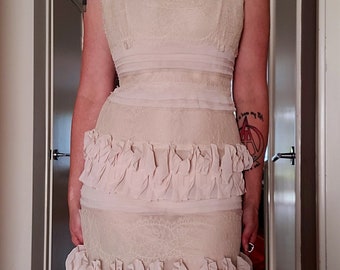 BCBGMAXAZRIA Designer Label Cream Ivory Ruffle Party Dress