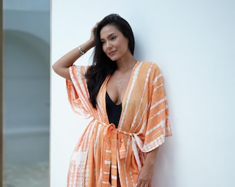 Bata tipo kimono teñida a mano en color naranja claro, bata de baño naranja, vestido tipo kimono holgado para estar en casa, vestido caftán naranja, caftán naranja