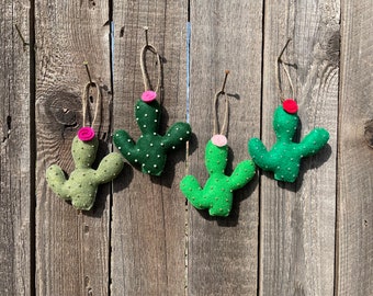 Felt Prickly Pear Cactus Ornament/Prickly Pear/Cactus Ornament/Christmas Ornament/Handmade Cactus Ornament/Hostess Gift/Thank You Gift