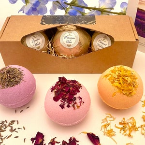 Luxury Organic Floral Bath Bombs, Handmade, Gift Set, Natural Essential Oils, Enriched with Organic Coconut Oils, Cocoa, Gift for Loved One