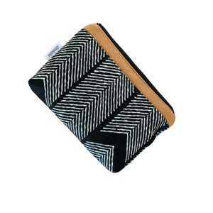 Arrows Small Zipper Pouch, Feather Pouch with Zipper, Minimalist Small Makeup Bag, Zipper Bag, Zippered Pouch, Cosmetic Pouch, Travel Pouch