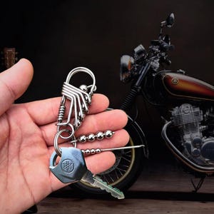 Handmade EDC Wire Keychain for Men – Biker Gift, Tactical Keyring, Carabiner Keychain, Cool Keychain for Backpack, Everyday Carry Gear