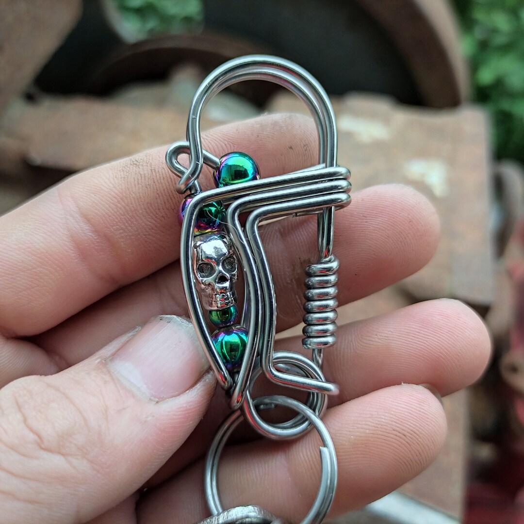 Handmade Metal Wire Carabiner Keychain With Cylinder Pattern