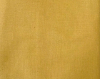 By the 1/2 Yard Kona Solid in Curry (K001-1677) by Robert Kaufman Quilt Fabric. Warm Medium Gold Solid
