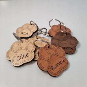 Paw Print Keyring | Personalised Keyring | Dog Name Paw Print | Pets Name Charm | Memorial Paw Print | Key chain Gift | Pawprint cut out