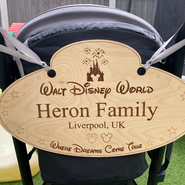 Panneau de poussette sur le thème Disney – Panneau de poussette | Panneau de chaise push personnalisé | Panneau de nom du monde Disney | Identité de landau pour Disney World