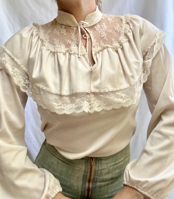 Vintage 70s Victorian style lace keyhole blouse - image 1
