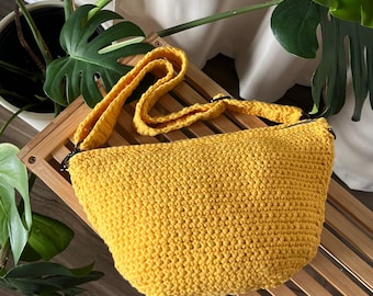 Crochet Crossbody Bag Pattern | T-Shirt Yarn Slouchy Purse (PDF Download)
