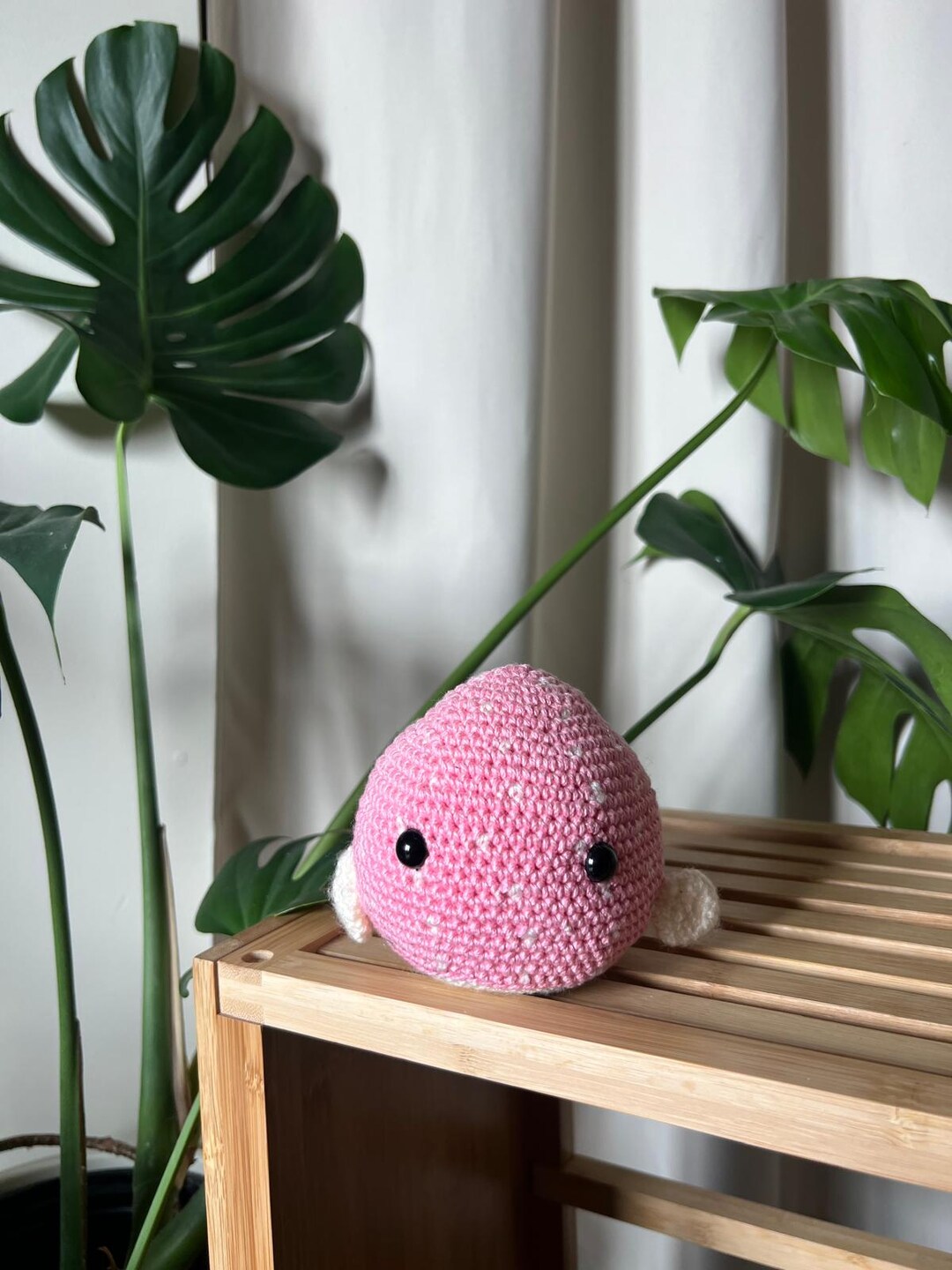 あみぐるみ ピンクのくじら かぎ針編みのクジラのぬいぐるみ | ピンクと白の編みぐるみぬいぐるみ