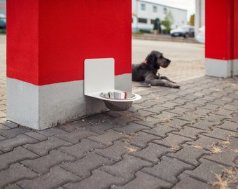 Elegante komhouder van wit gepoedercoat staal, inclusief roestvrijstalen kom, voerbak, hondenkom, hondenrek, voerstation en rek.