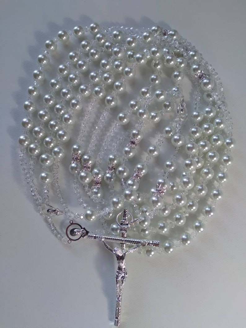 Lasso de mariage Noeud de mariage en perles Swarovski blanches et noeud catholique en cristal perlé de 12 mm avec images. Arc argenté image 6