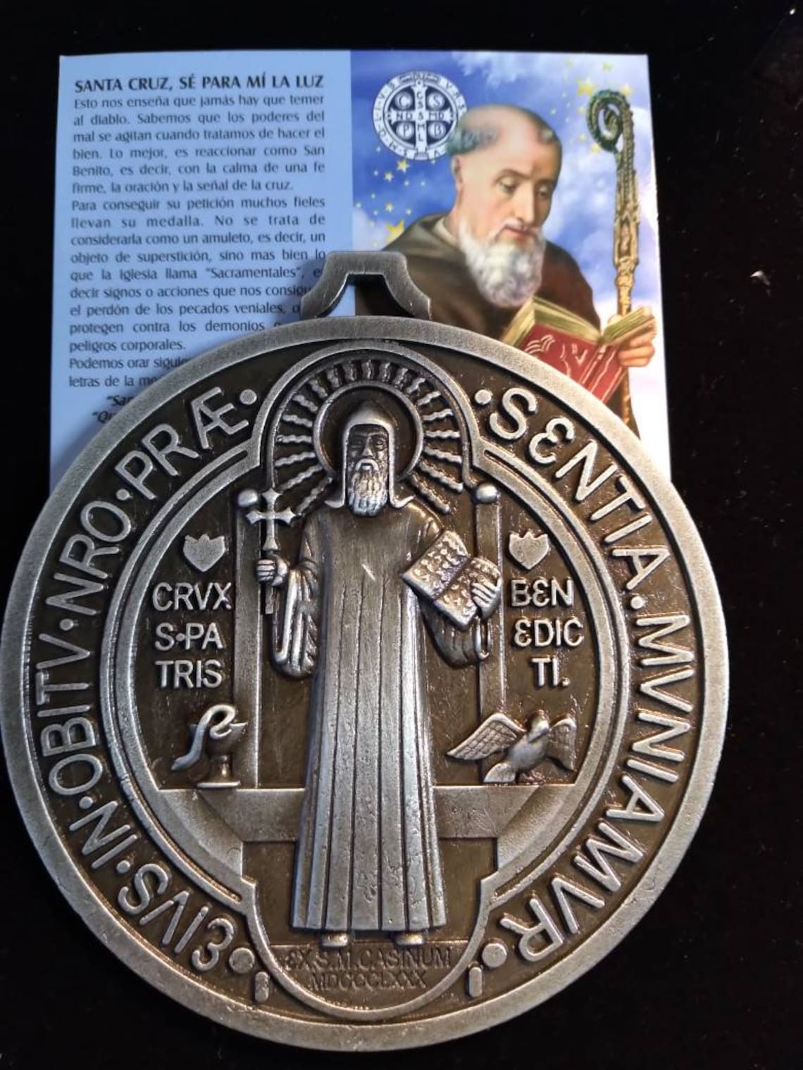 Médaille de Saint Benoît couleur métallique Gris mesuré 4x4 Etsy
