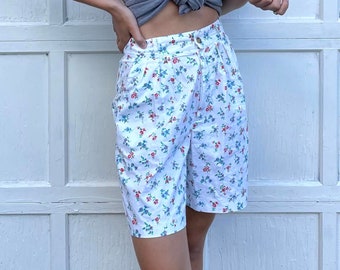 Intentions Vintage White Floral Shorts