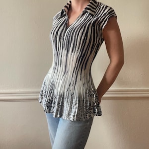 Flattering Black and White Y2K Business Casual Blouse (M-XL)
