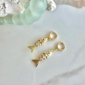 3D FISH EARRINGS, Vintage Inspired, Gift for Her, Moveable Articulated Sardine Charm Dangle Earrings, Statement Earrings, Hypoallergenic