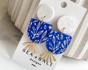 KLEI OORBELLEN, SANTORINI, blauw-wit-gouden statement hangers, unieke sieraden, lichtgewicht, hypoallergeen, nikkelvrij, handgemaakt