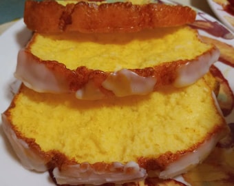 Lemon Pound Cake wax melt/home decor/food props/lemon scented/gifts for her/summer scents/spring scents/kitchen fragrance/gifts for her.