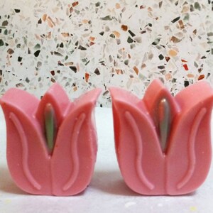 Rose scented, rose scented wax melts, floral fragrances, pink gifts, housewarming gifts