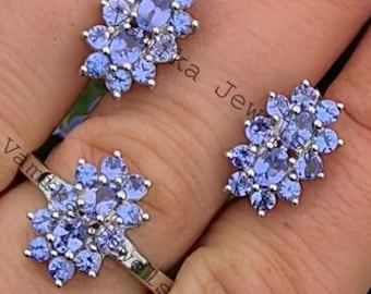 Conjunto de anillo y pendientes de tanzanita natural, joyería floral hecha a mano en plata de ley 925 con piedra natal.