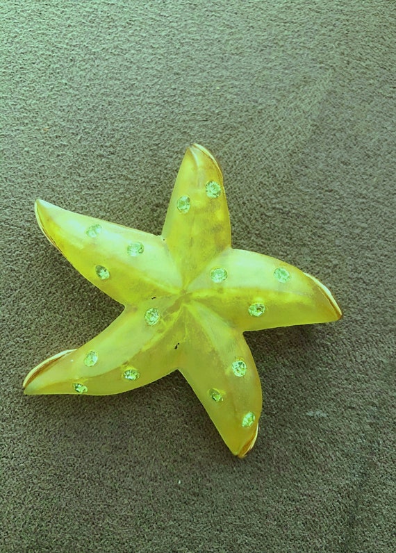 Moonglow Lucite Starfish Vintage Jewelry - Early P