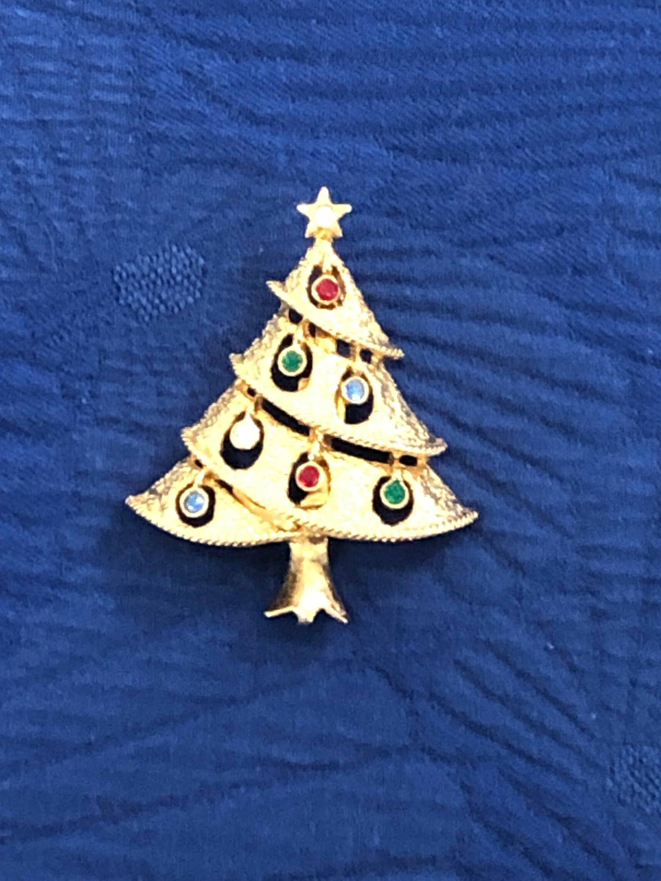 LIA Christmas Tree Pin Rich Red Green Enamel Beads Adorn Tree With Tiny Red  Bead Star Top LIANNA, Inc. in Business 1995 2003 so It's RARE 