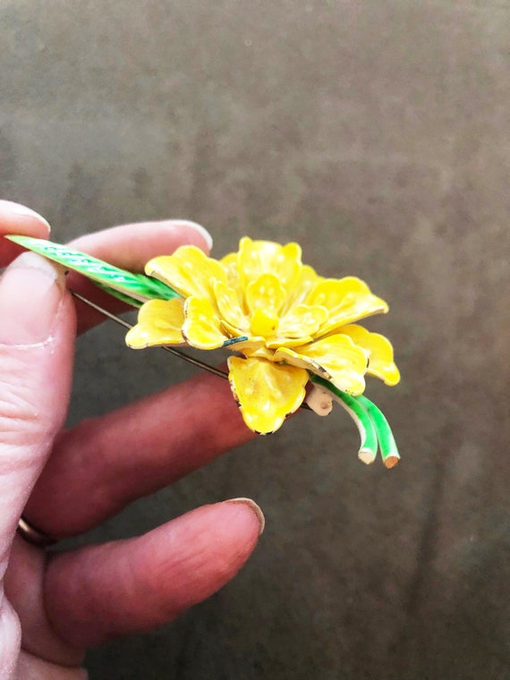 Yellow Enamel Flower Brooch - Vintage Jewelry - L… - image 4