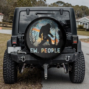 Bigfoot Camping Wandern Reifenabdeckung, Abenteuer Reifenabdeckung, Geschenk für LKW-Liebhaber, personalisierte Reifenabdeckung, Geschenk für Autoliebhaber, Valentinstag Geschenk