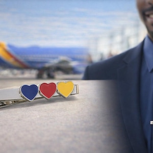 Vintage Airline–Style Tie Clip | Metal Aviation Tie Bar | Silver Crew Accessory
