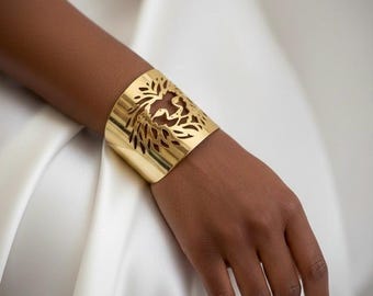 Grand bracelet manchette lion en or par Sarah Camille Art