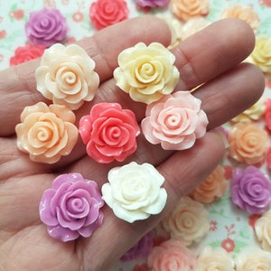 10/20 Diverse 20mm Pastel Roze Bloem Plaksteen Hars Cabochon Versieringen Decoden Sieraden Ambachten DIY UK